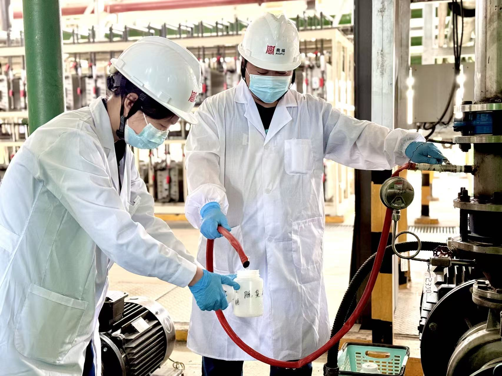 严抓生产把控 精研化验护航